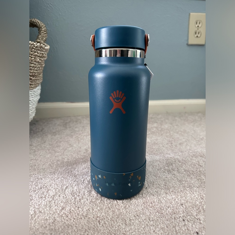 Eclipse Hydro Flask NWT